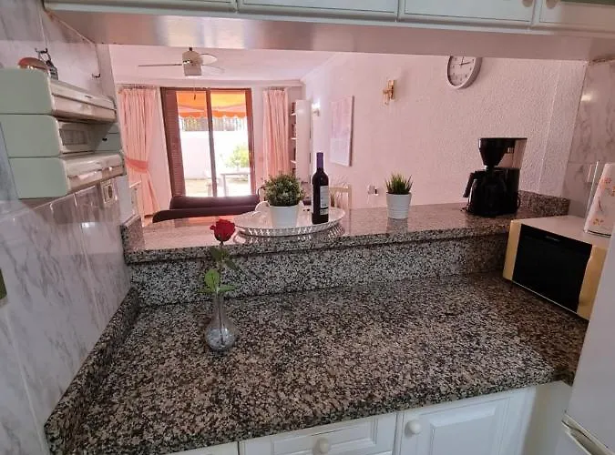 Apartman Casa Teide, Ground Floor Parque Santiago 1, Heated Pool, 100 M To Sea And Beach, Wifi Playa de las Américas